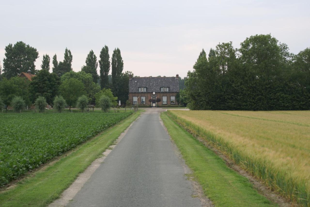 Bed & Breakfast De Kienstee Schoondijke Bagian luar foto