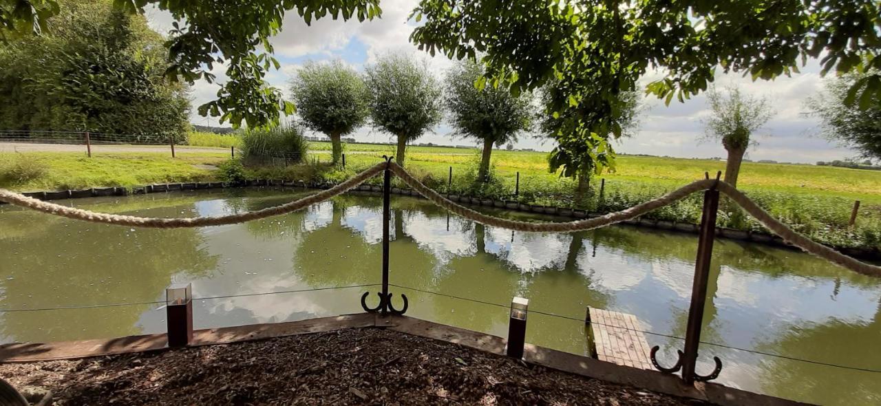 Bed & Breakfast De Kienstee Schoondijke Bagian luar foto